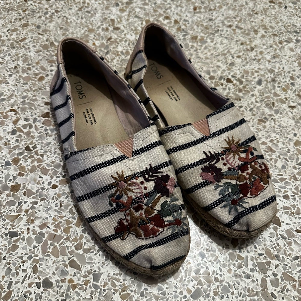 TOMS Women's Striped Canvas Shoes - Multicolor - ALWAYS ACCEPTING OFFERS -